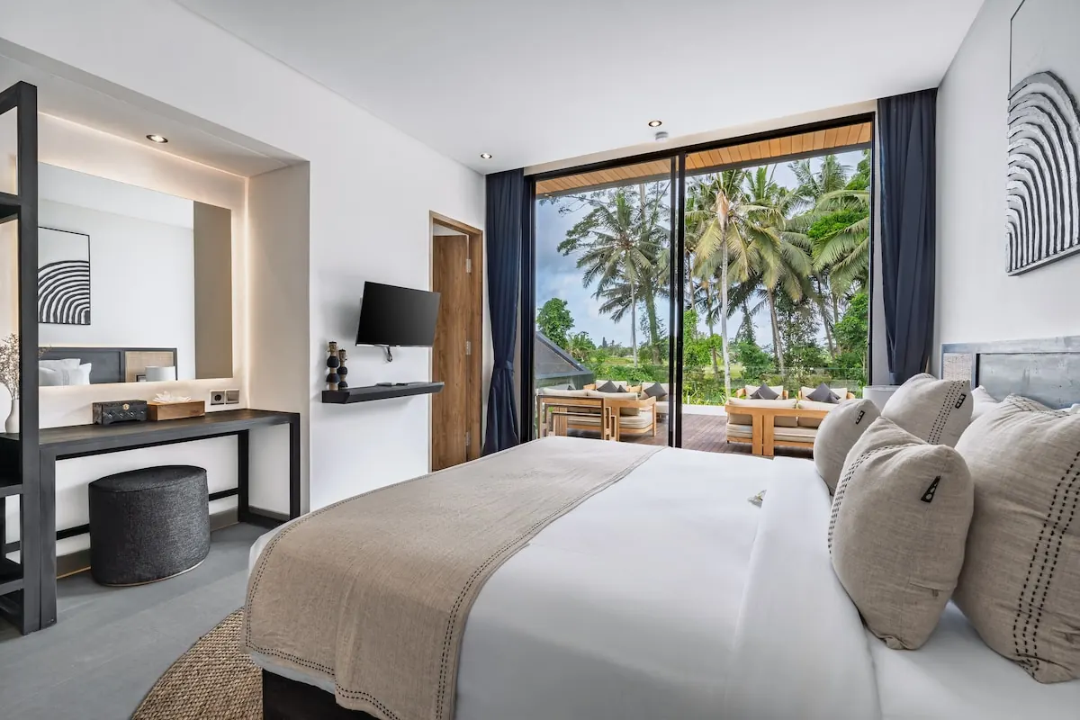 9 BR Jungle Tropical-Modern Estate Ubud — 9BR Estate Rental in Ubud — image 17