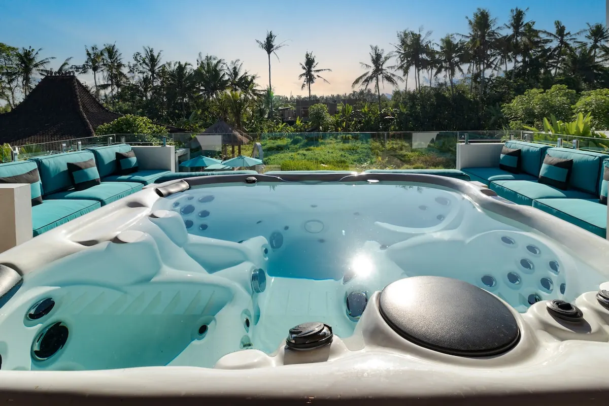 6 BR Modern Pool Retreat Ubud — 6BR Villa Rental in Ubud — image 5