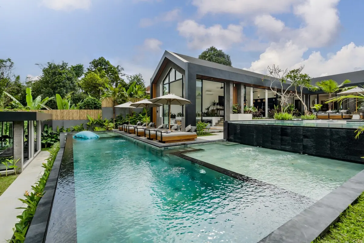 6 BR Infinity-Pool Jungle-View Retreat Ubud — 6BR Villa Rental in Ubud — image 5