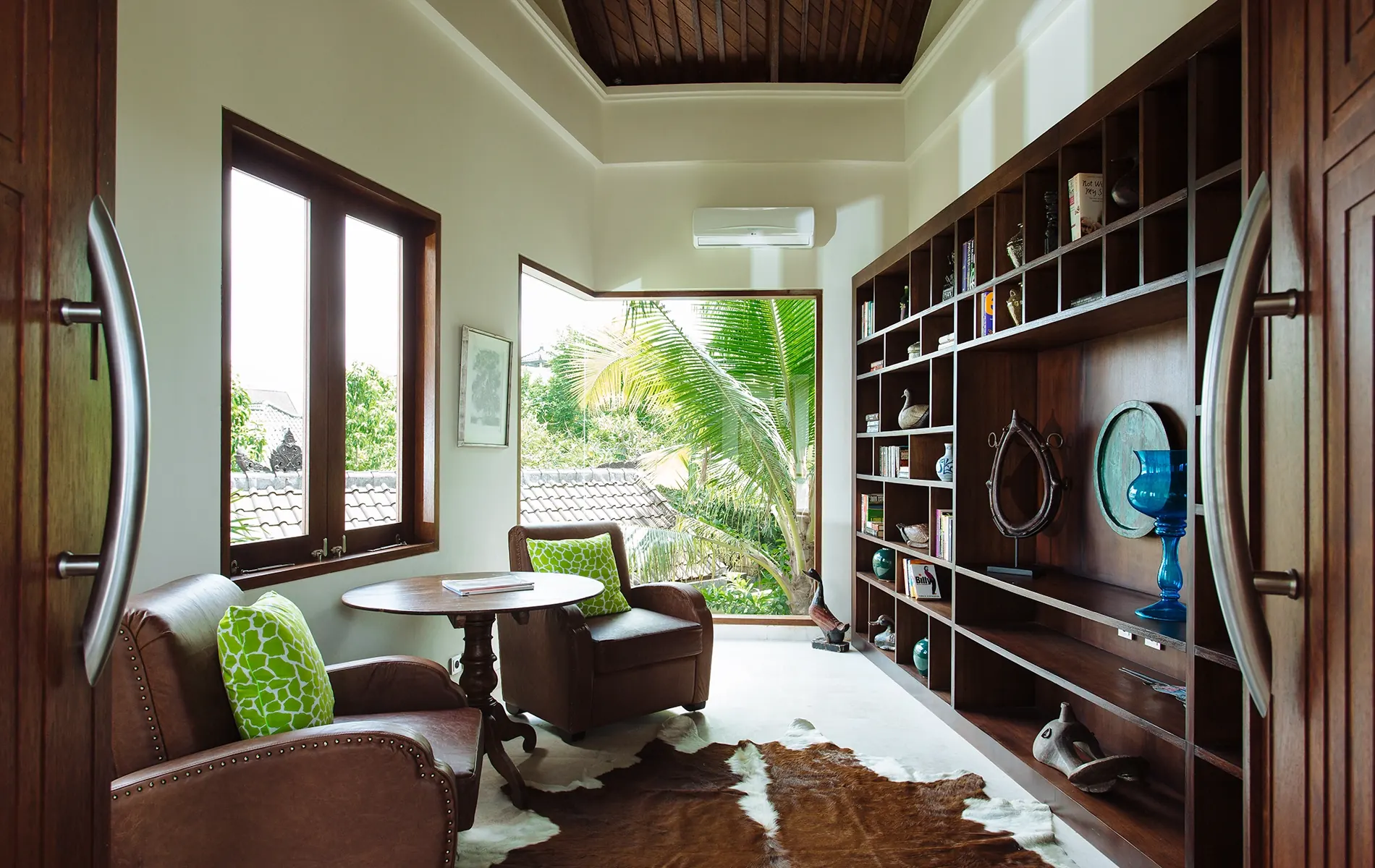 5 BR Tropical-Modern Garden Villa Seminyak — 5BR Villa Rental in Seminyak — image 5