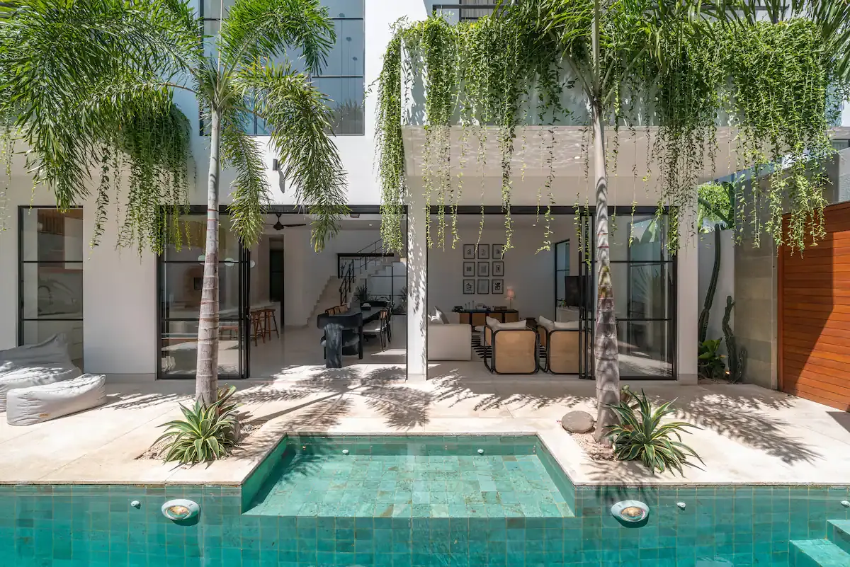 4 BR Modern Fully Staffed Villa Canggu — 4BR Villa Rental in Canggu — image 3
