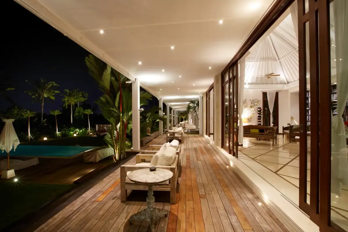 7 BR White Rice-Field Villa Canggu — 7BR Villa Rental in Canggu — image 4
