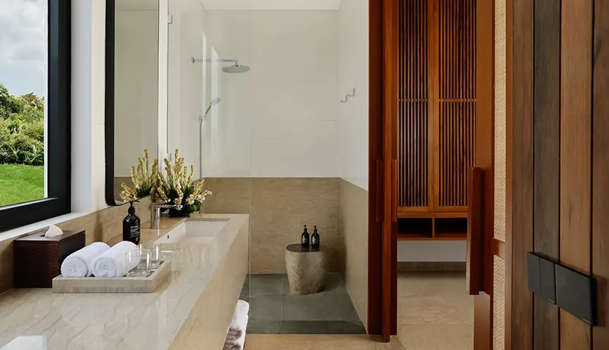 7 BR Tropical-Modern Gym Villa Canggu — 7BR Villa Rental in Canggu — image 12