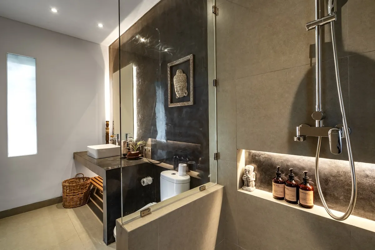 5 BR Designer Tropical-Modern Retreat Ubud — 5BR Villa Rental in Ubud — image 17