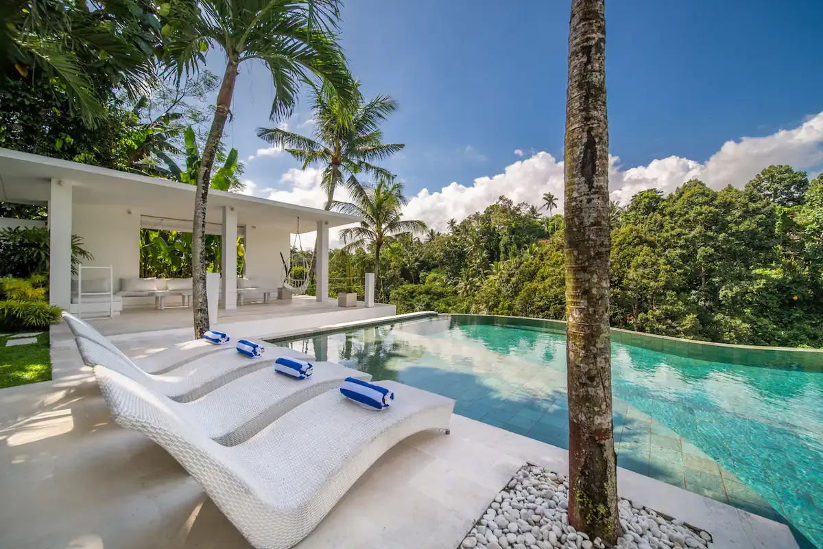 4 BR Jungle-View Infinity-Pool Villa Ubud — 4BR Villa Rental in Ubud — image 9