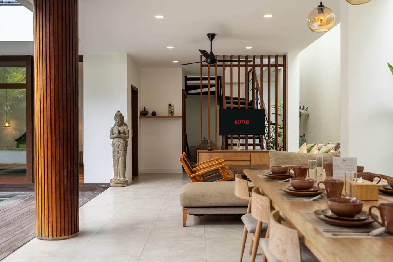 Elegant 4BR Berawa Villa | Pool, Near Beaches in Canggu, Bali — image 15