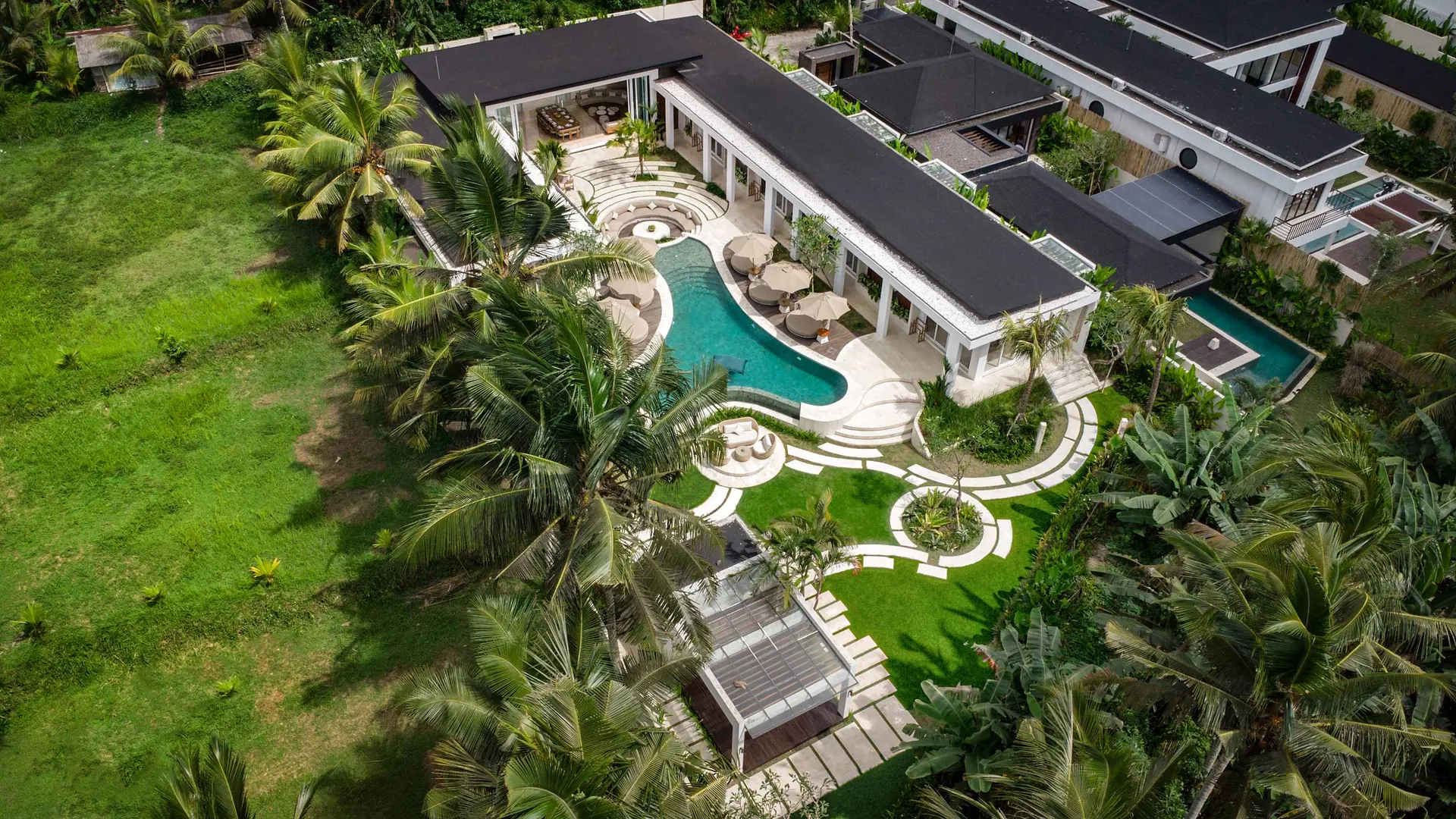 6 BR Tropical Garden Pool Retreat Ubud — 6BR Villa Rental in Ubud — image 2