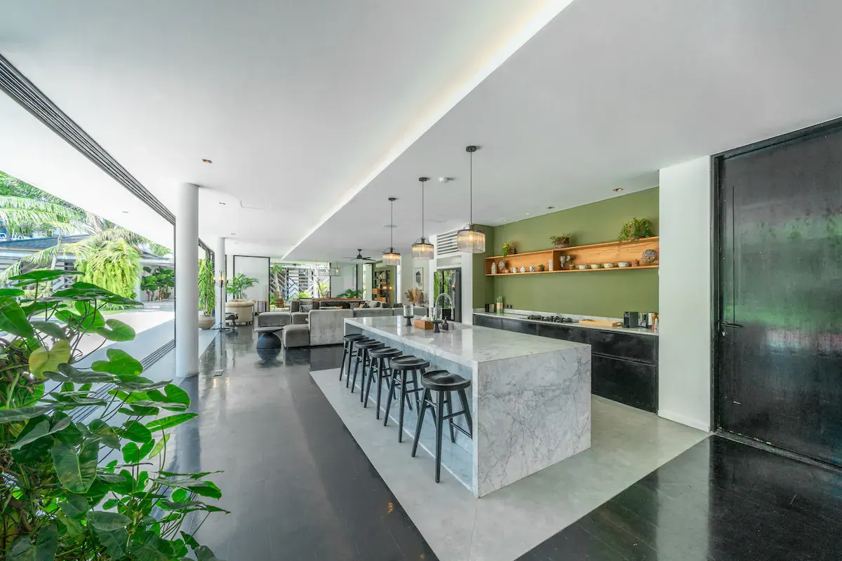 6 BR Bohemian Walk-to-Beach Villa Seminyak — 6BR Villa Rental in Seminyak — image 18