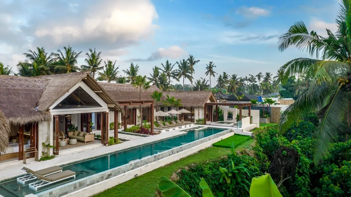 6 BR Thatched Tropical-Modern Villa Ubud — 6BR Villa Rental in Ubud — image 3
