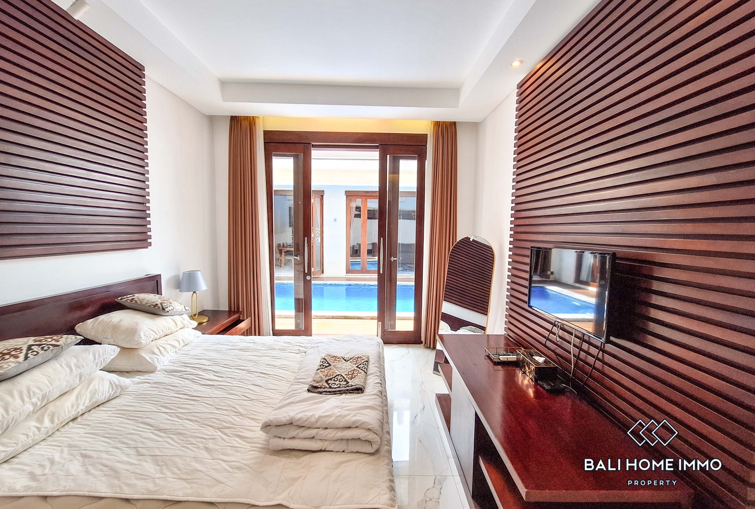 Authentic 5 Bedroom Family Villa for Rent in Canggu Residential Side — image 8