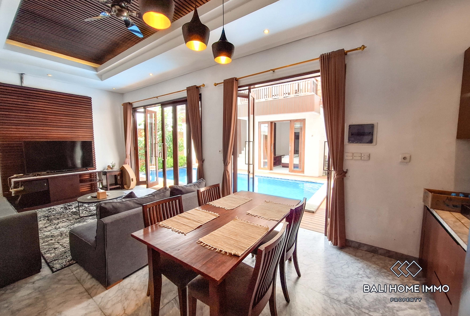 Authentic 5 Bedroom Family Villa for Rent in Canggu Residential Side — image 3