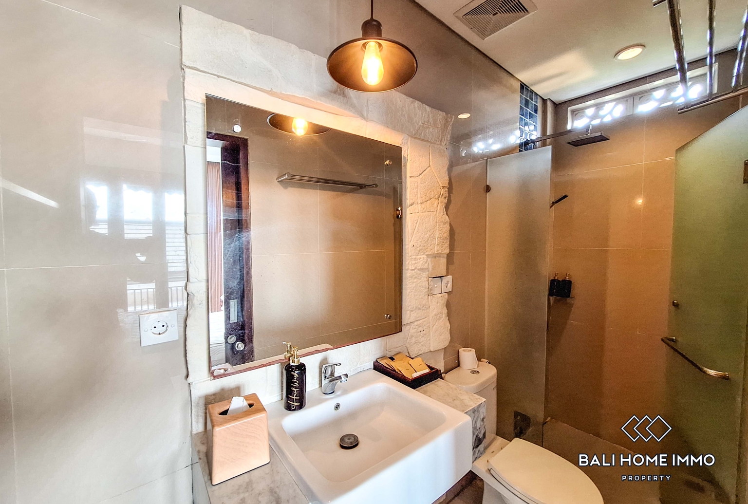 Authentic 5 Bedroom Family Villa for Rent in Canggu Residential Side — image 10