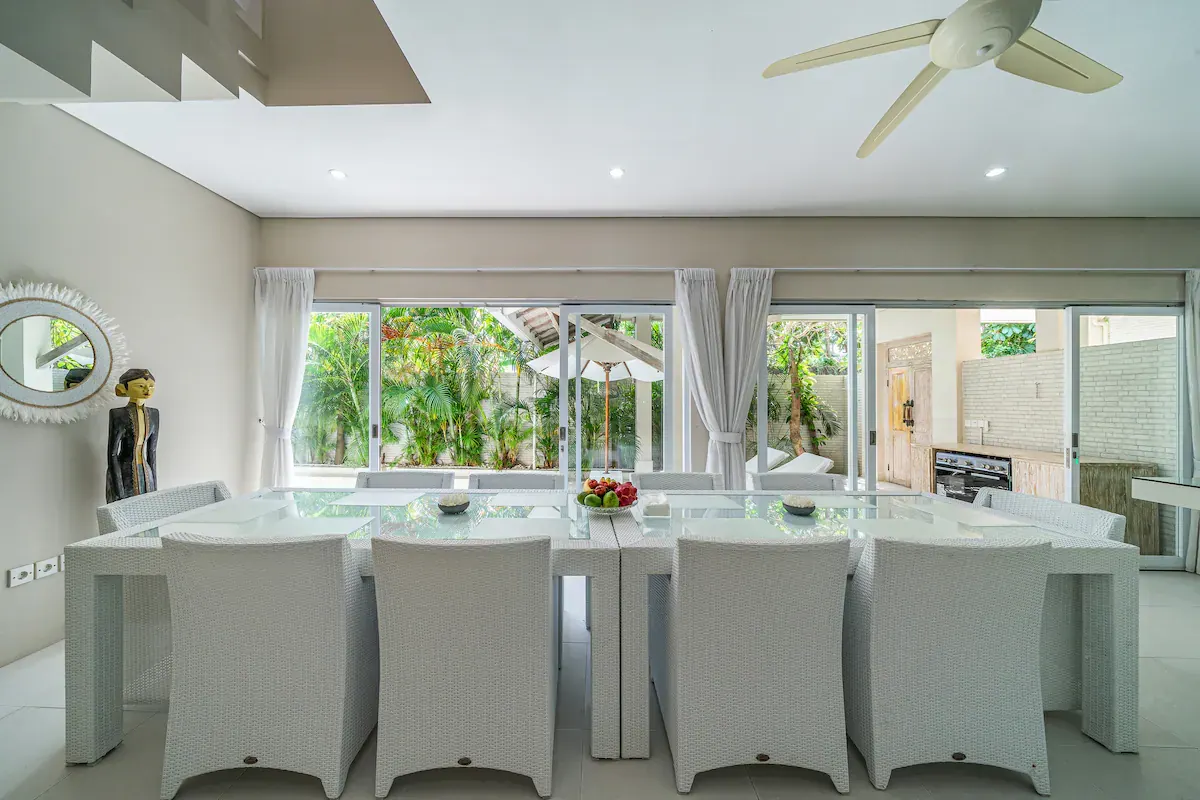 5 BR Walk-to-Beach Family Villa Canggu — 5BR Villa Rental in Canggu — image 7