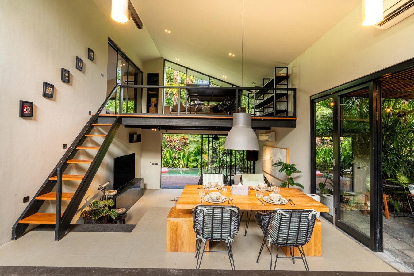 2BR Pererenan Outdoor Bathtub Villa | Near Beaches in Pererenan, Bali — image 19