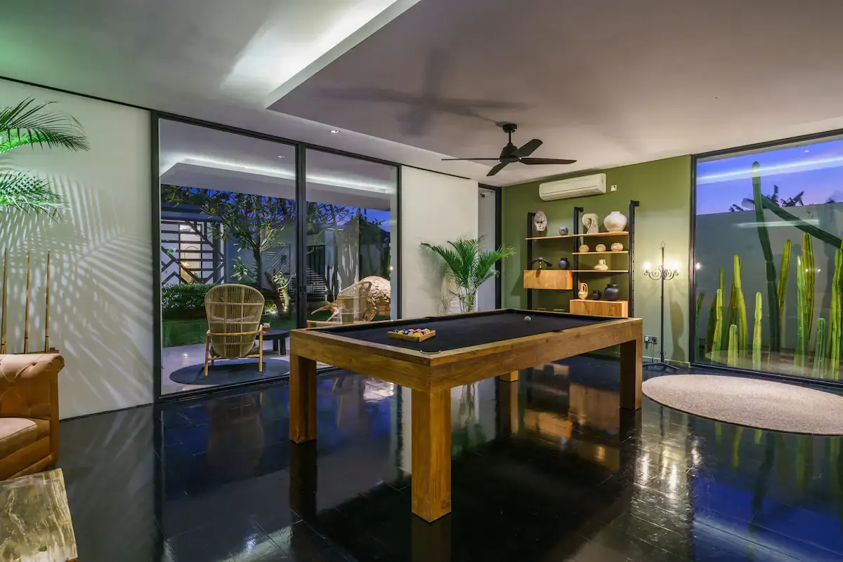 6 BR Bohemian Walk-to-Beach Villa Seminyak — 6BR Villa Rental in Seminyak — image 9