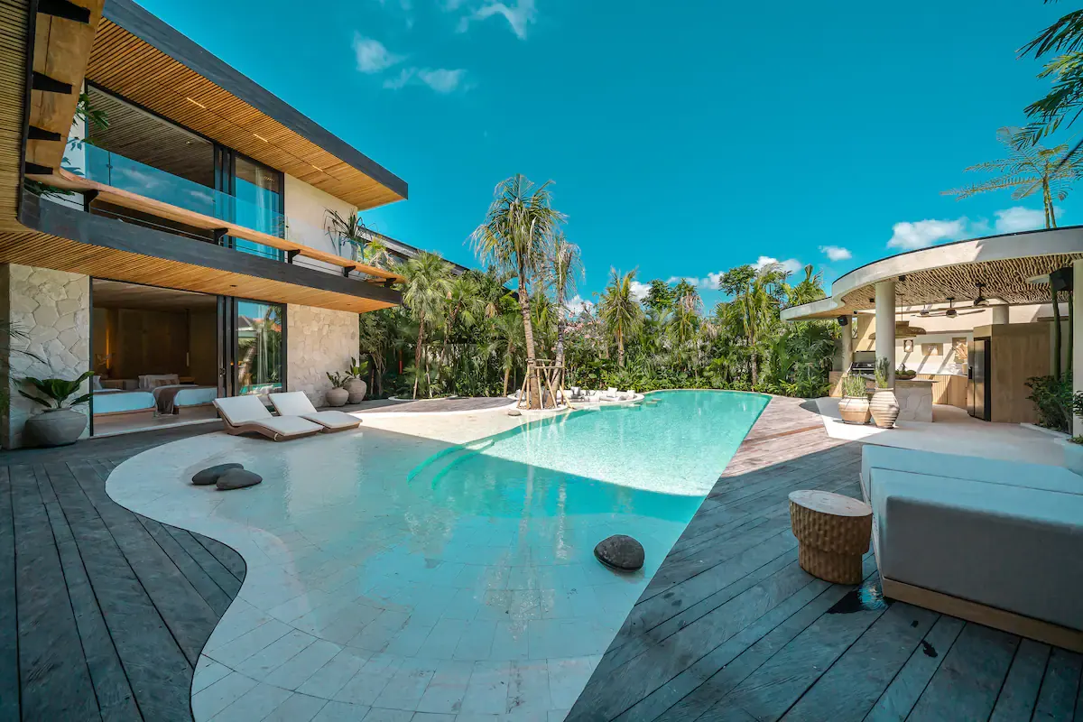 5 BR Tropical-Modern Cinema Villa Seminyak — 5BR Villa Rental in Umalas — image 12