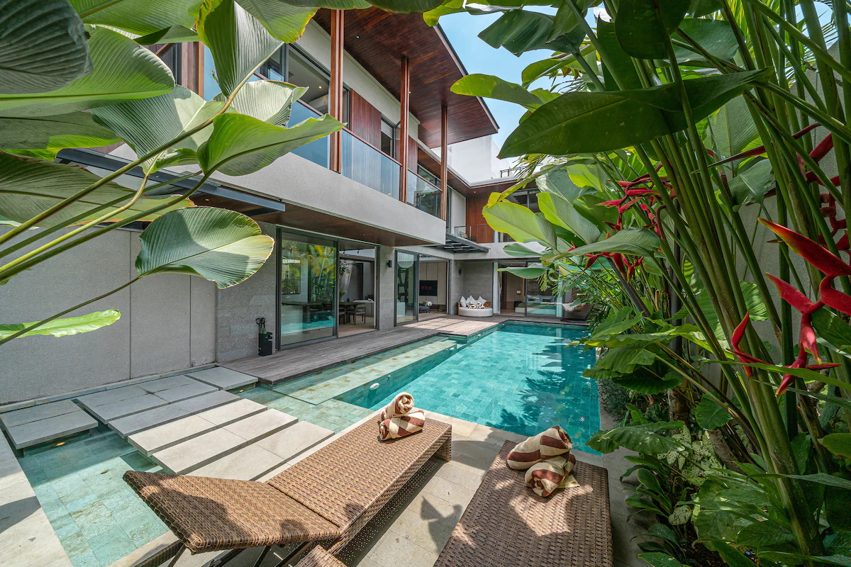 Villa Akar & Daun — 8BR Villa Rental in Canggu
