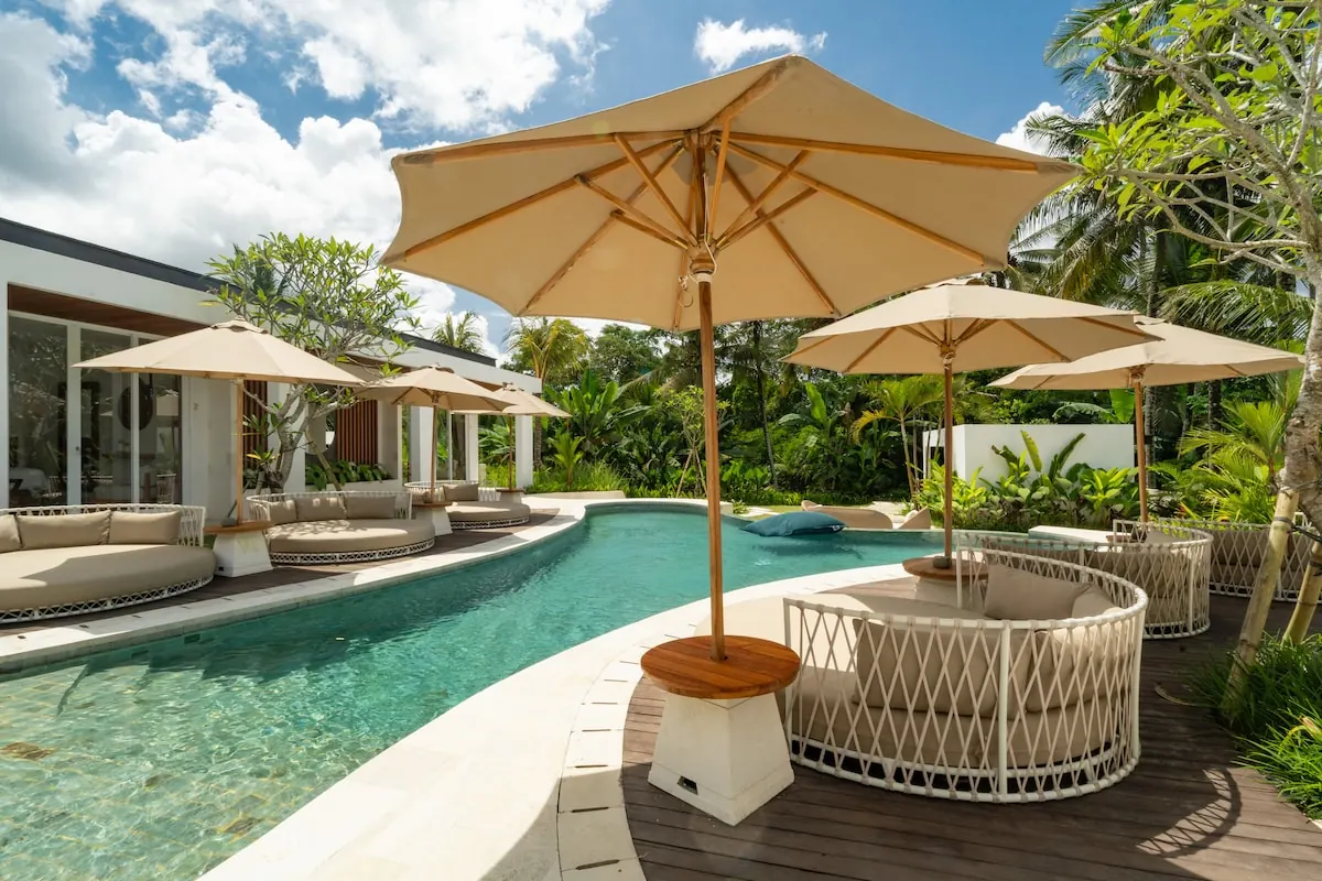 6 BR Tropical Garden Pool Retreat Ubud — 6BR Villa Rental in Ubud — image 13