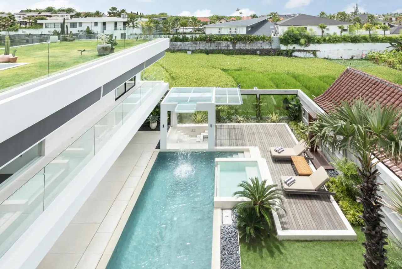 4 BR Modern Rice-Field Villa Canggu — 4BR Villa Rental in Canggu — image 13