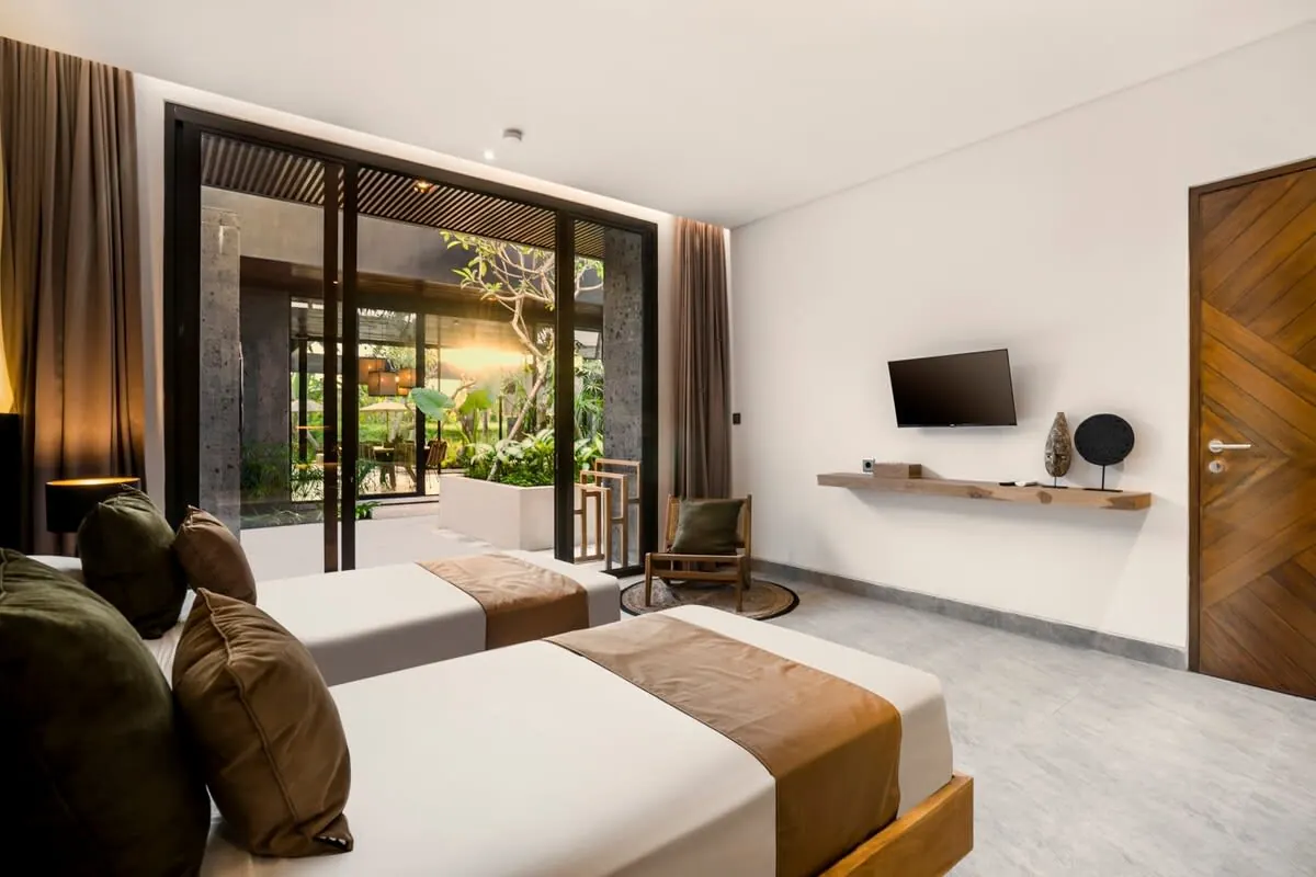 10 BR Rice-Field Tropical-Modern Estate Ubud — 10BR Estate Rental in Ubud — image 9