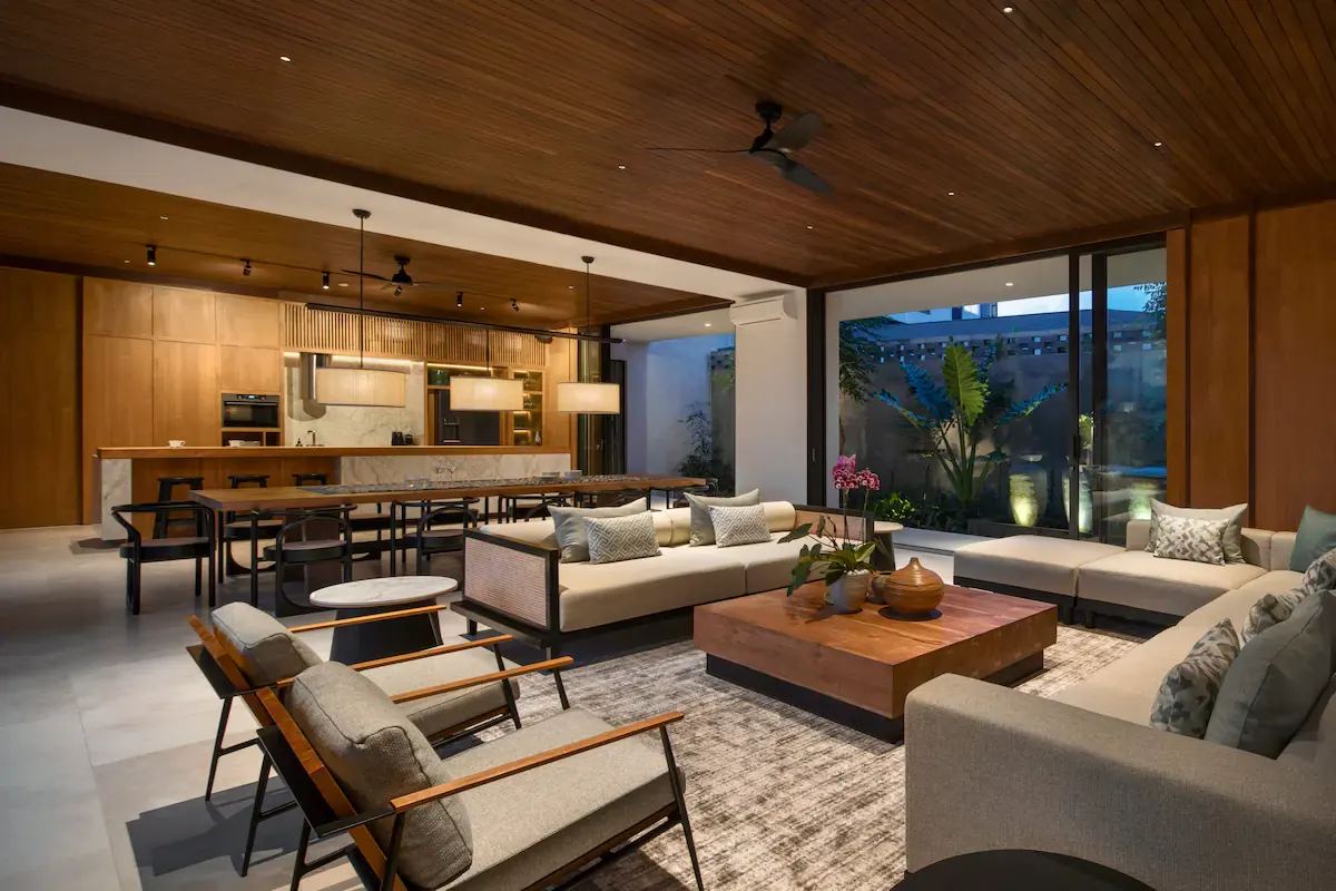 6 BR Walk-to-Beach Modern Villa Canggu — 6BR Villa Rental in Canggu — image 4