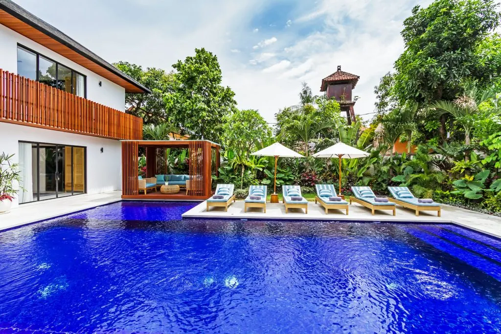 6 BR Tropical-Modern Garden Villa Seminyak — 6BR Villa Rental in Seminyak — image 4