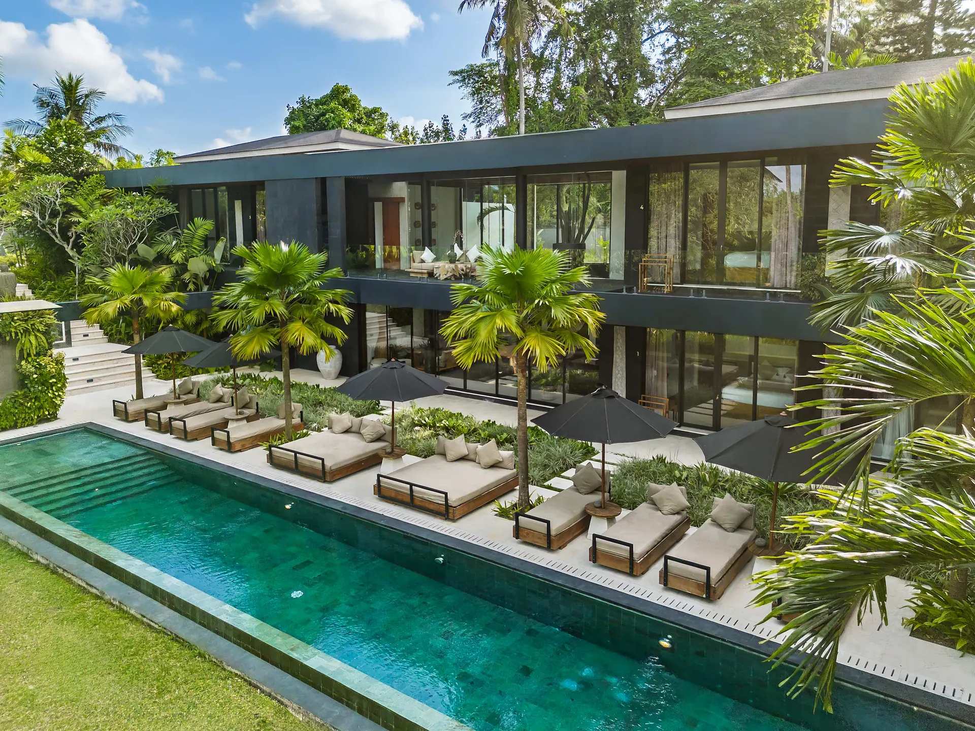 6 BR Tropical-Modern Jungle Villa Ubud — 6BR Villa Rental in Ubud — image 10