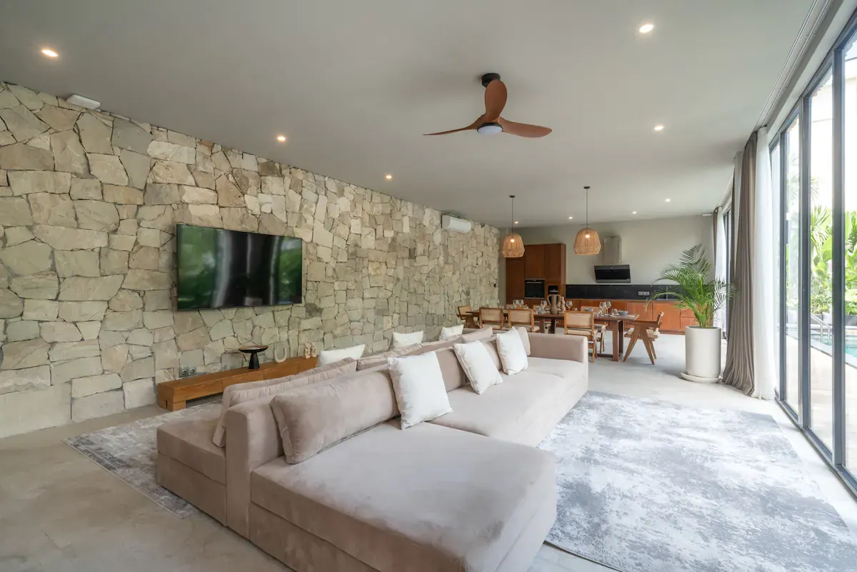 5 BR Walk-to-Beach Tropical-Modern Villa Canggu — 5BR Villa Rental in Canggu — image 14