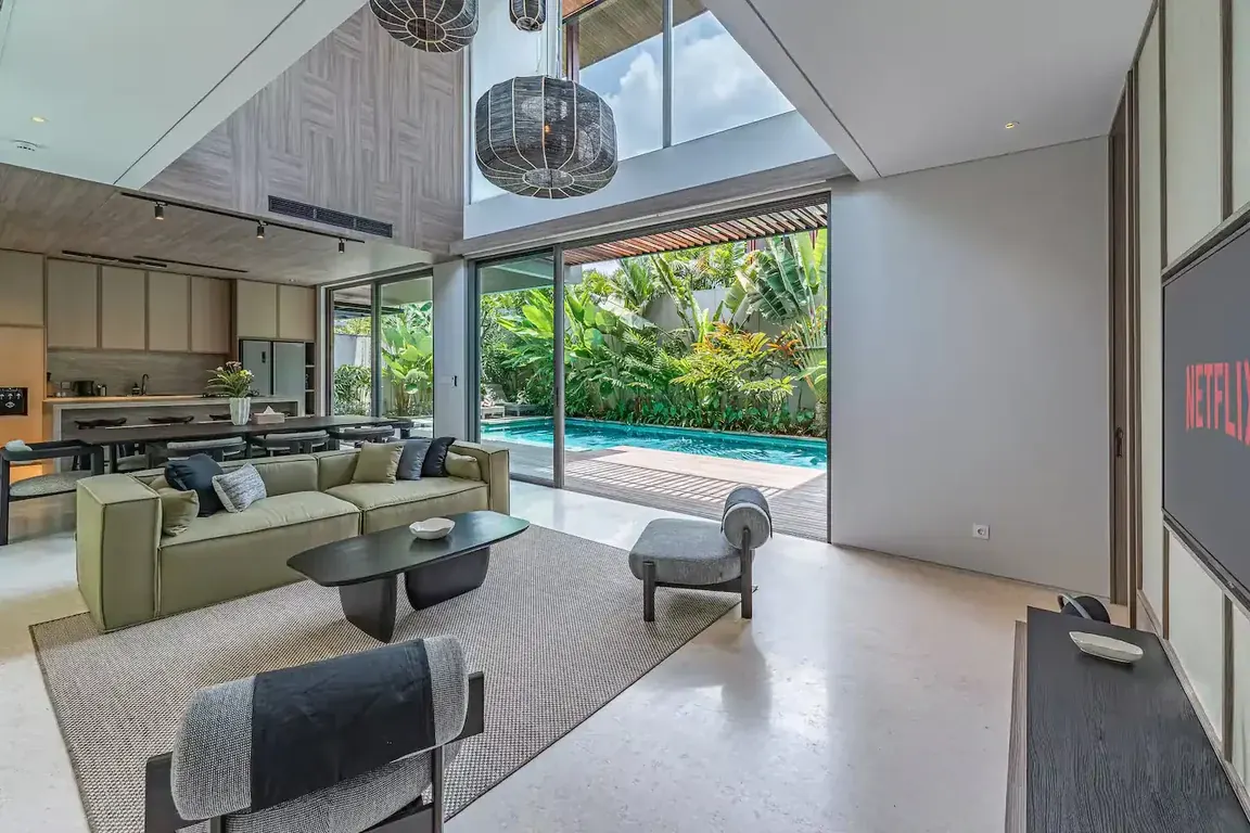 4 BR Beachfront Family Retreat Canggu — 4BR Villa Rental in Canggu — image 5