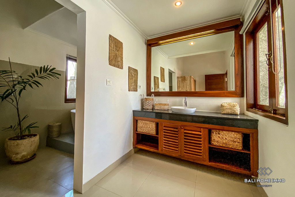 Beautiful 2 Bedroom Villa for monthly rental in Canggu Bali near Berawa — image 17