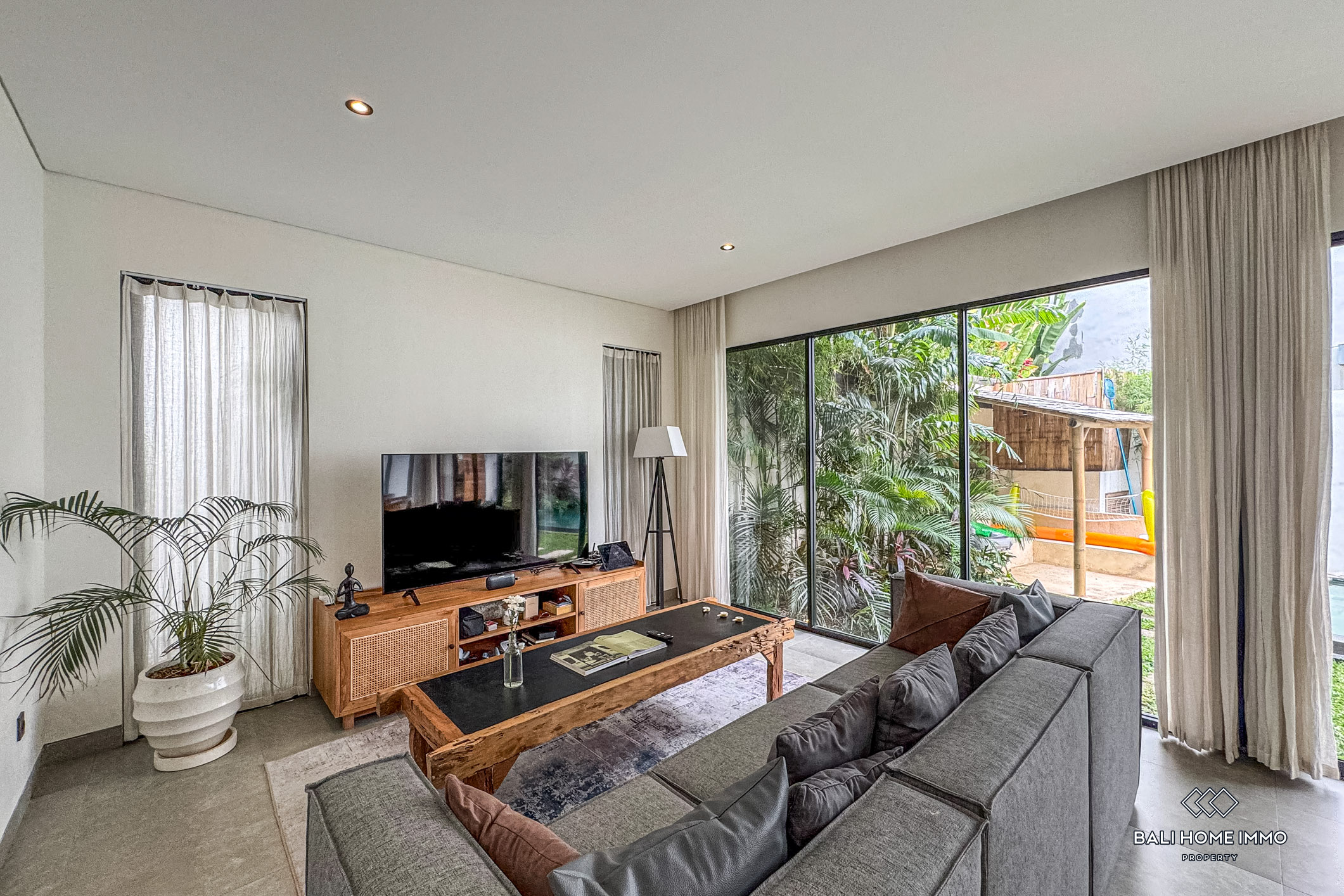 Beautiful 2 Bedroom villa for monthly rental in Bali Pererenan — image 1