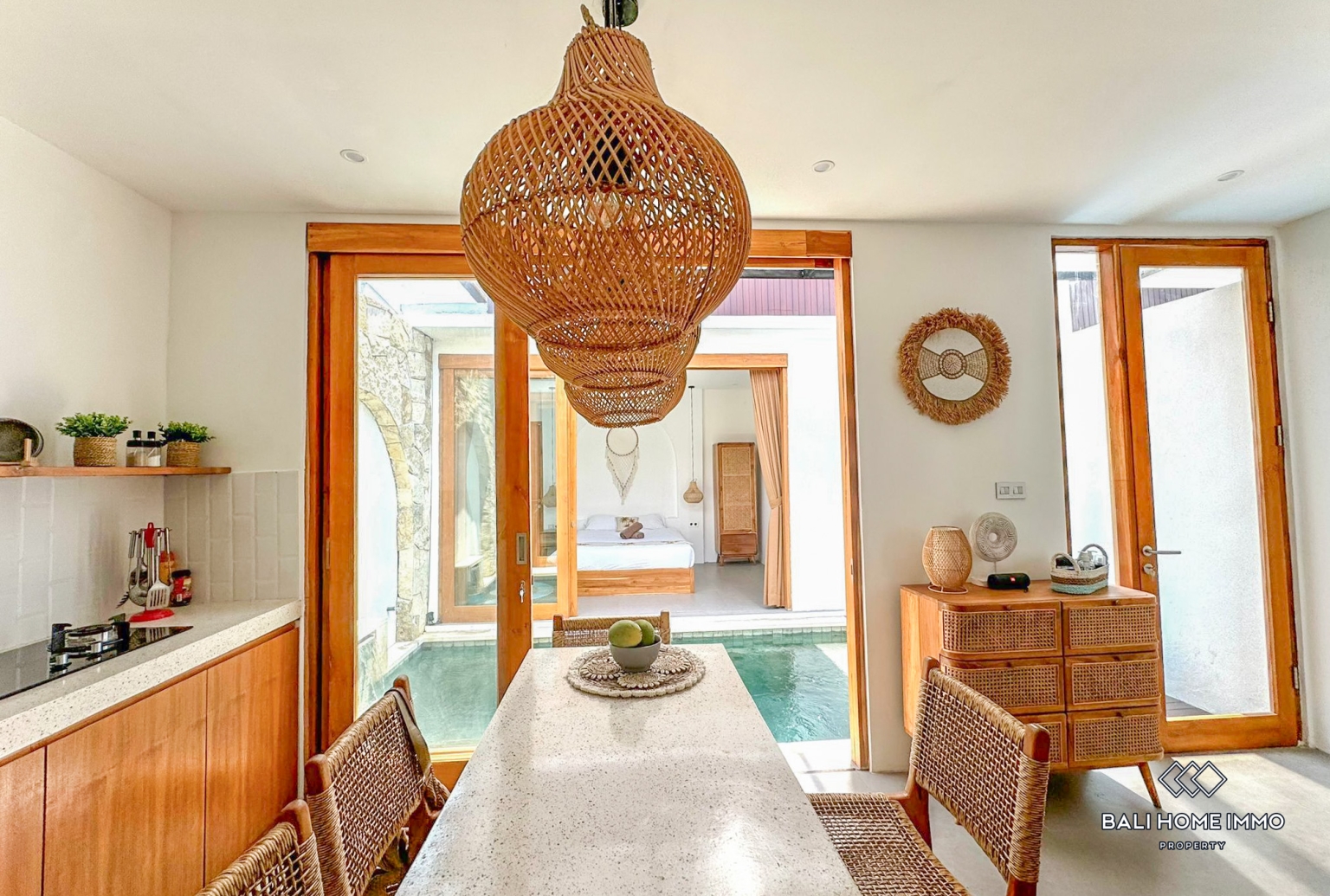 Beautiful 2 Bedrooms villa for Monthly rental in Bali Seminyak Kerobokan
