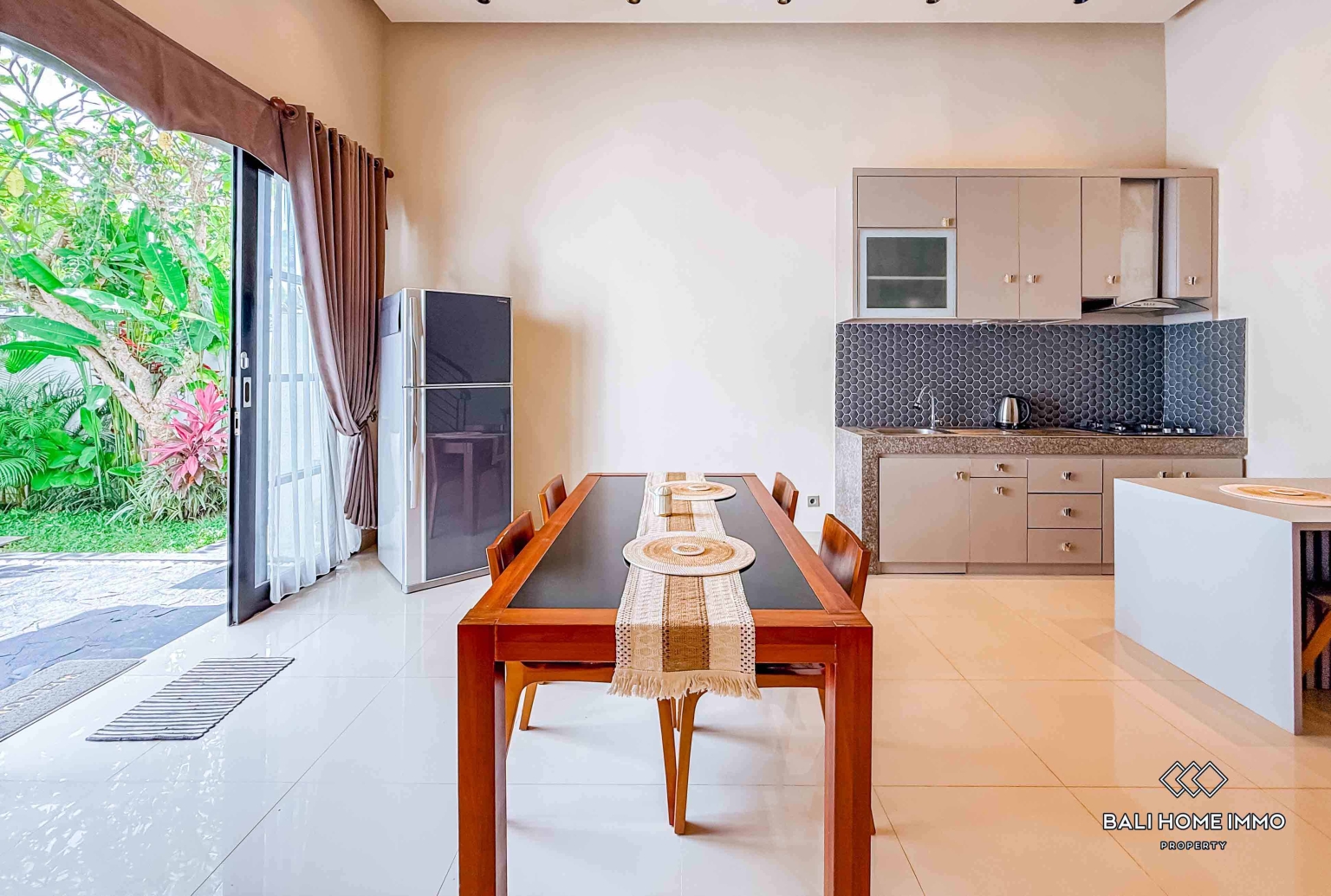 BEAUTIFUL 2 BEDROOMS VILLA FOR YEARLY & MONTHLY RENTAL IN BALI - UNGASAN — image 4