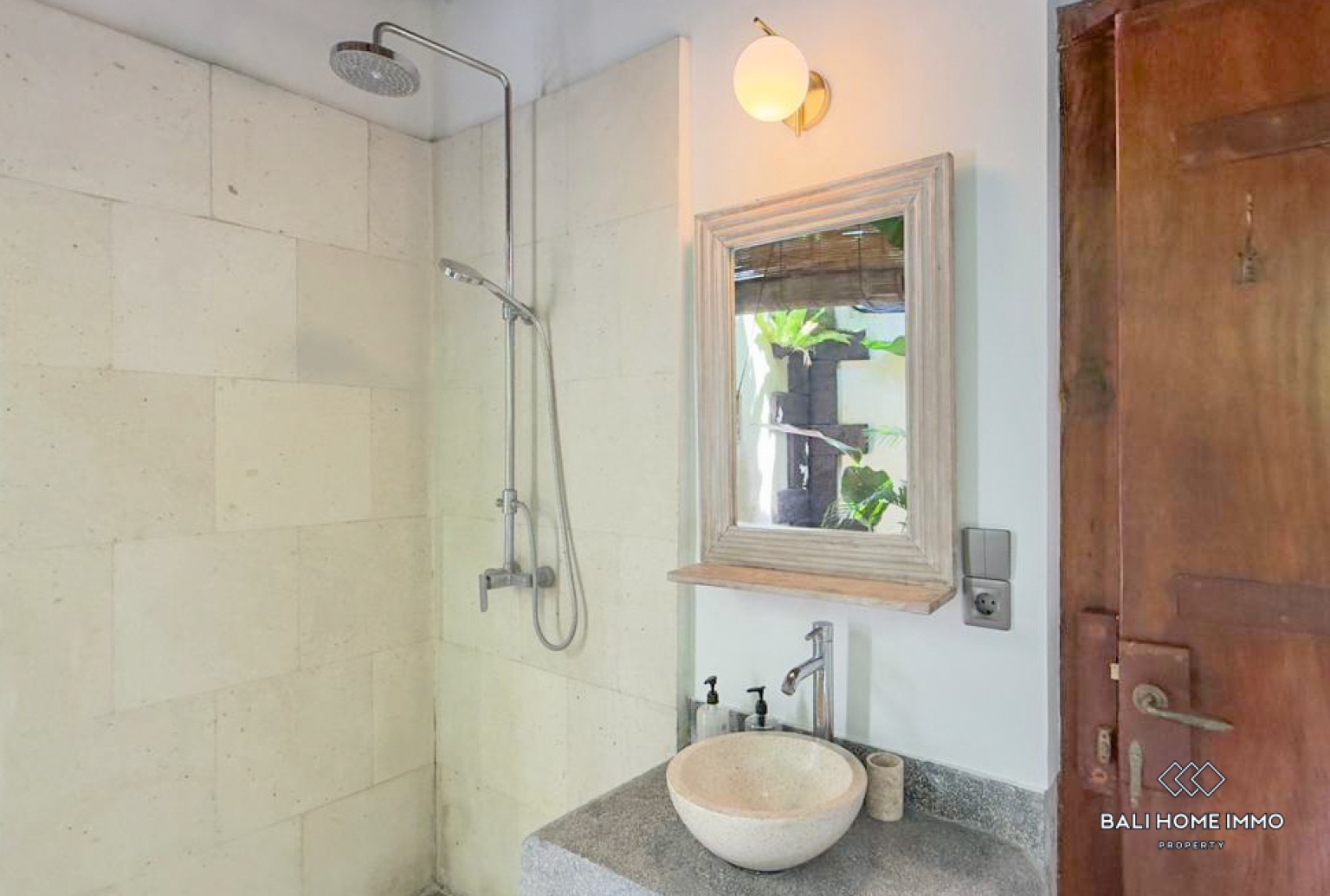 Beautiful 3 Bedrooms villa for monthly rentals in Bali Canggu padonan — image 18