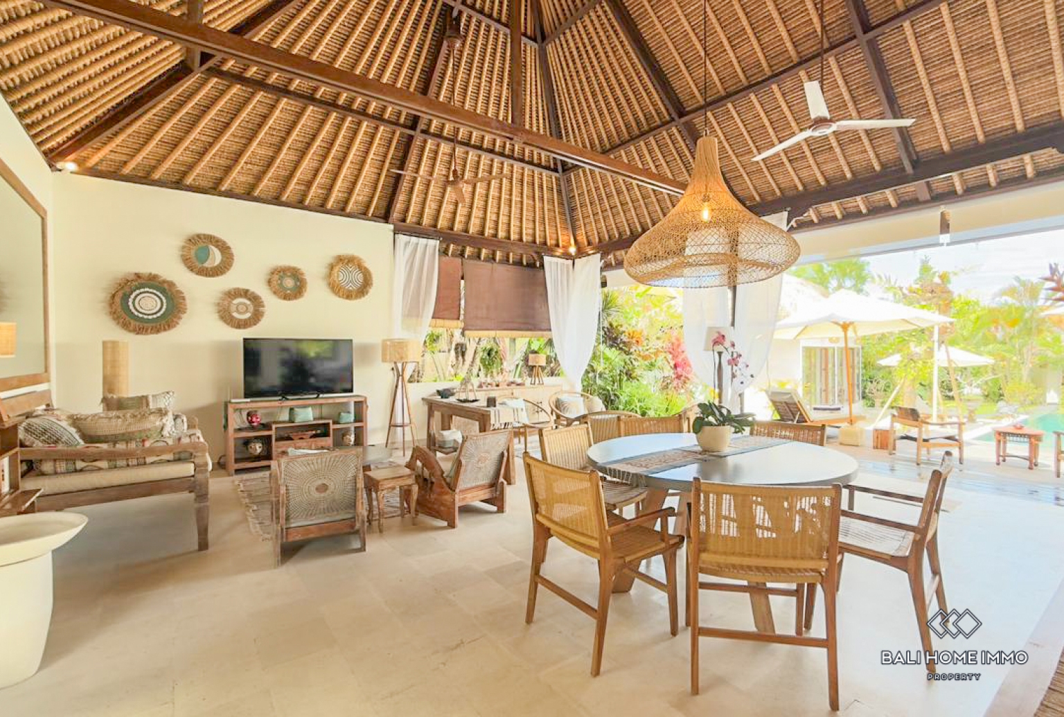 Beautiful 3 Bedrooms villa for monthly rentals in Bali Canggu padonan — image 5