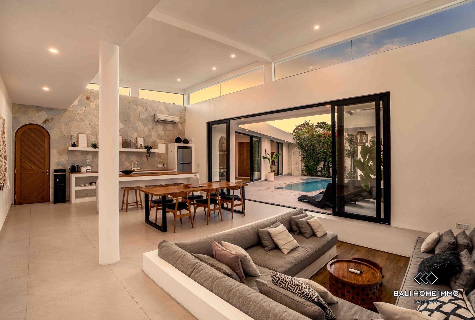 BEAUTIFUL 3 BEDROOMS VILLA FOR MONTHLY & YEARLY RENTAL IN BALI - BINGIN — image 4