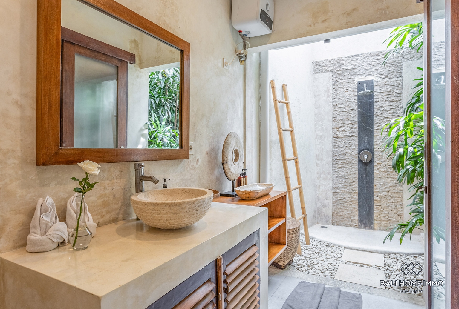 Beautiful 3 Bedrooms villa for Rental in Bali Canggu Berawa — image 19