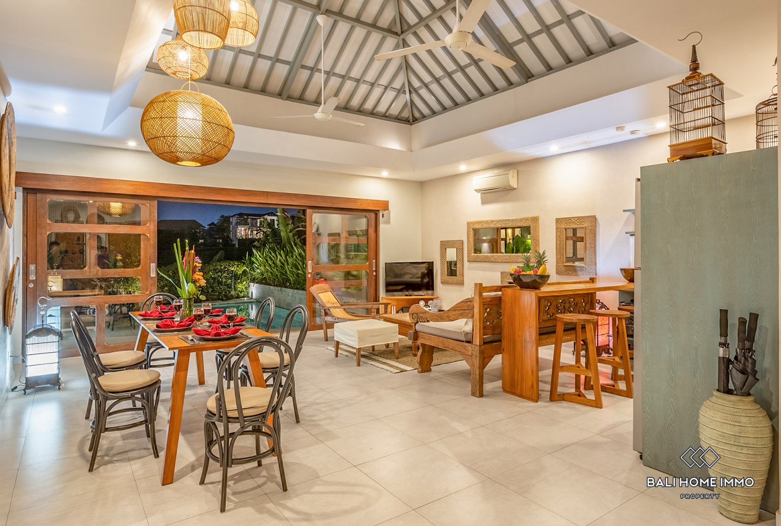 Beautiful 3 Bedrooms villa for Rental in Bali Canggu Berawa — image 1