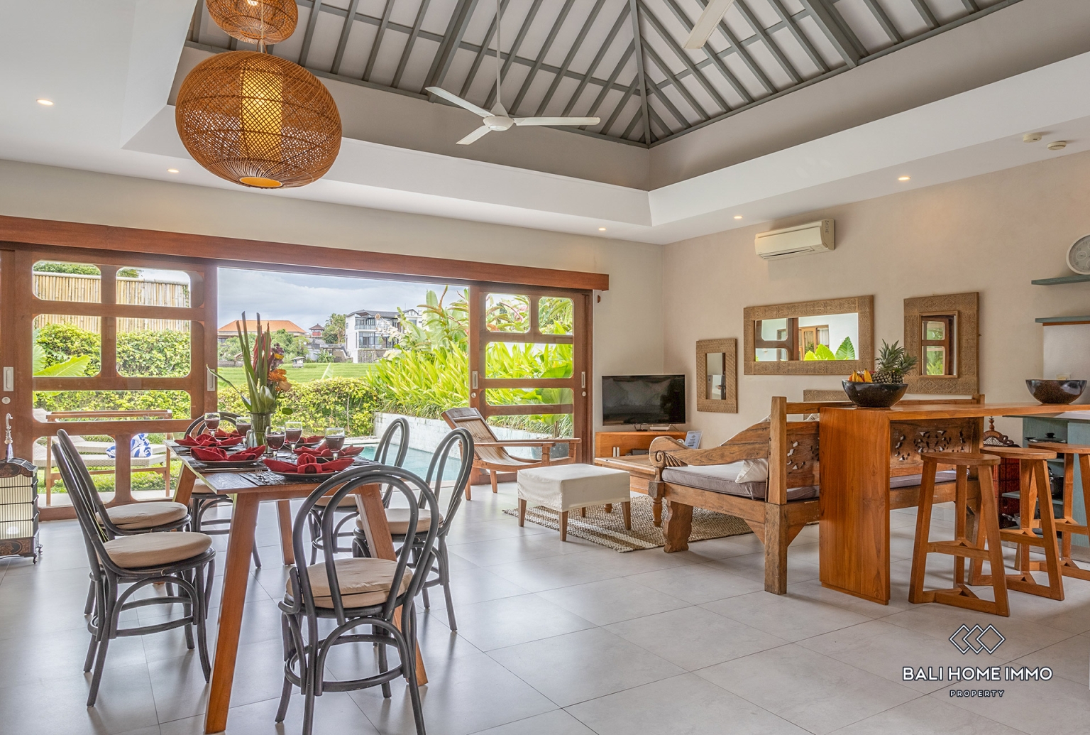 Beautiful 3 Bedrooms villa for Rental in Bali Canggu Berawa — image 4