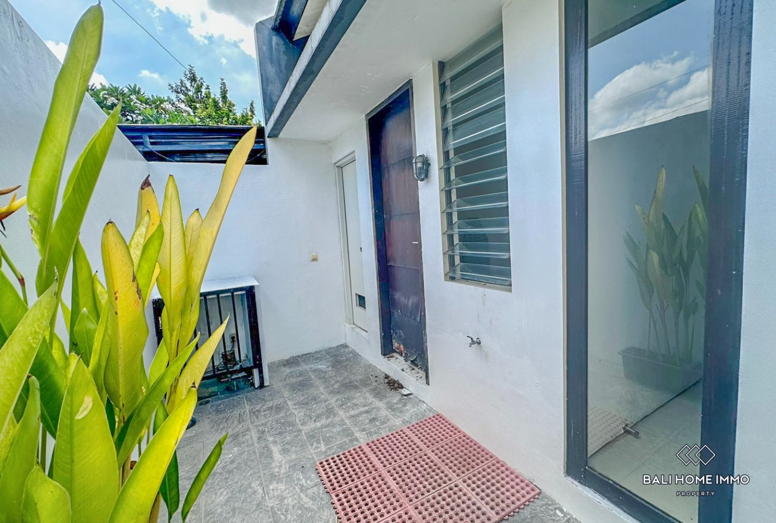 Beautiful 3 Bedrooms villa for rental in Canggu residential side — image 11