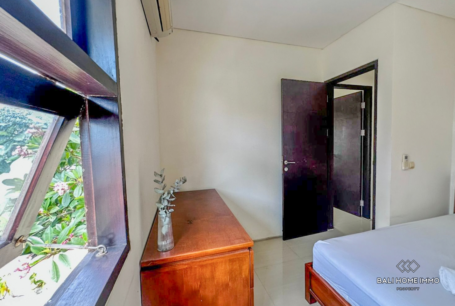 Beautiful 3 Bedrooms villa for rental in Canggu residential side — image 4