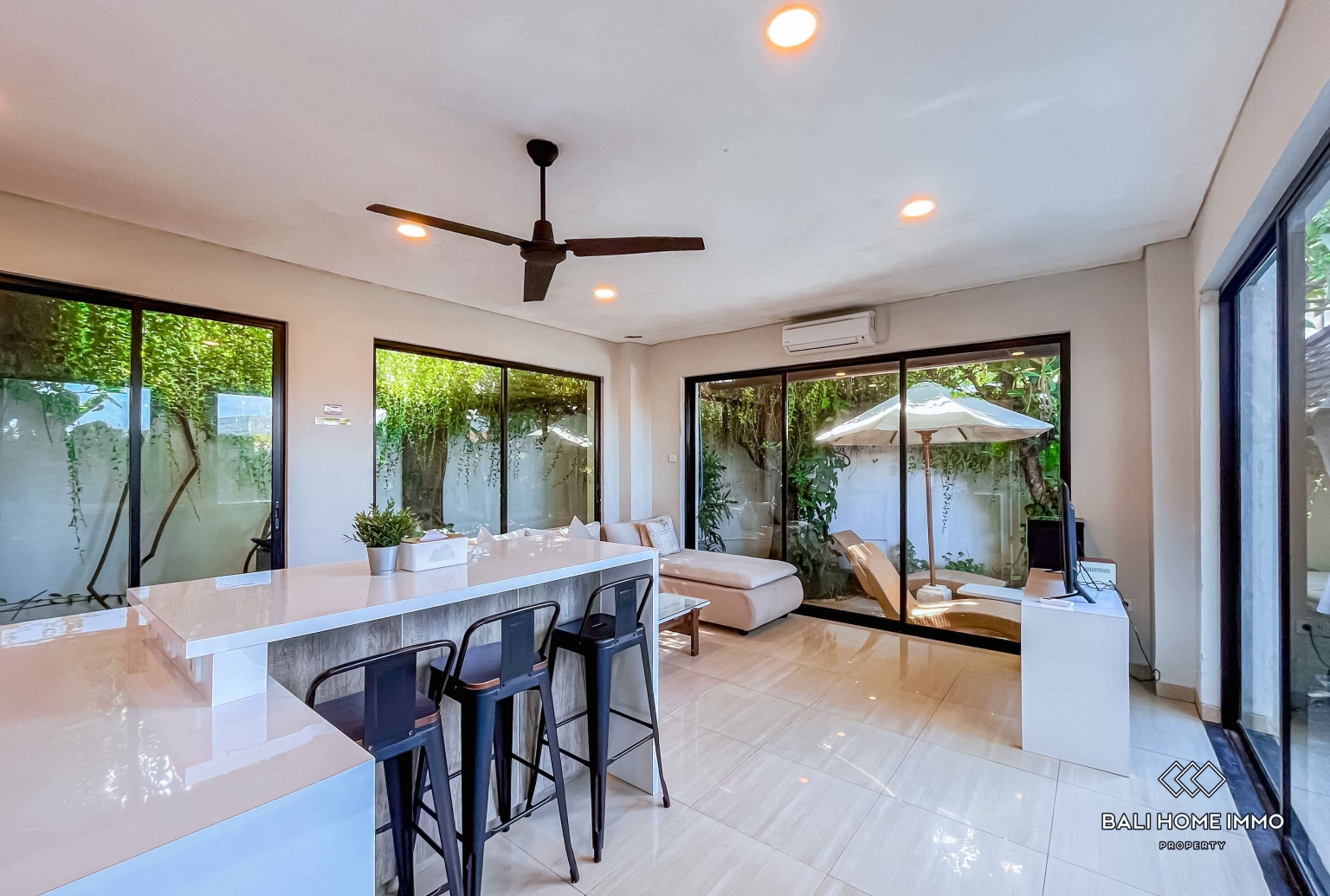 BEAUTIFUL 3 BEDROOMS VILLA FOR YEARLY AND MONTHLY RENTAL IN BALI - JIMBARAN — image 4