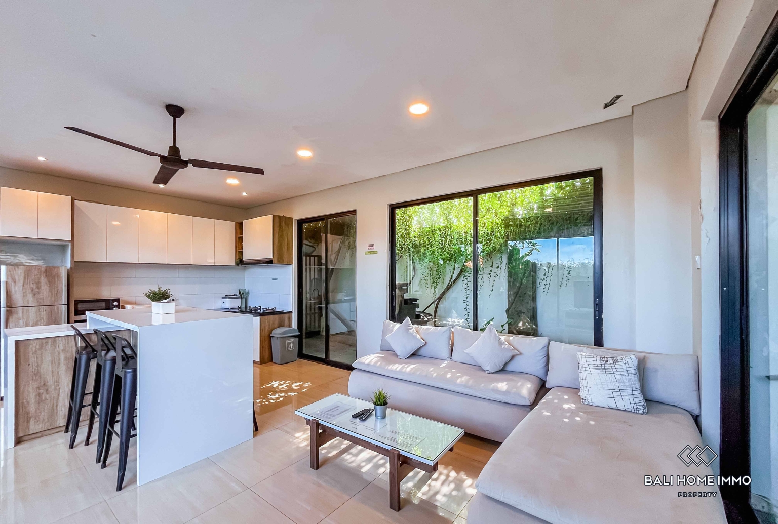 BEAUTIFUL 3 BEDROOMS VILLA FOR YEARLY AND MONTHLY RENTAL IN BALI - JIMBARAN — image 3
