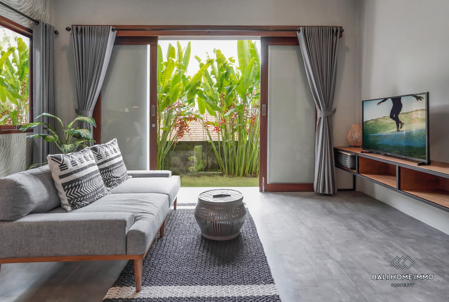 Beautiful 3 bedrooms villa for yearly rental in Bali - Canggu Padang linjong — image 2
