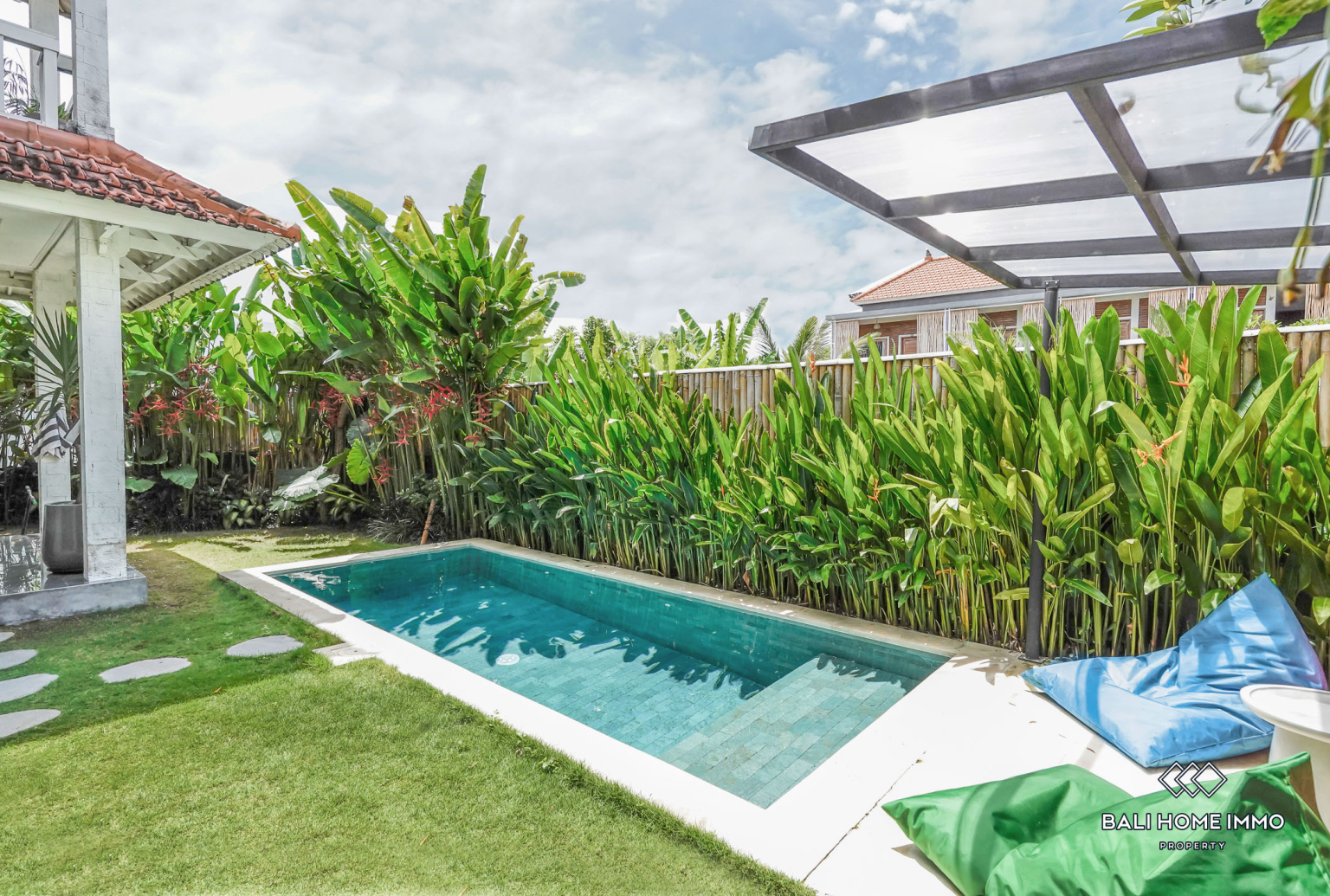 Beautiful 3 bedrooms villa for yearly rental in Bali - Canggu Padang linjong