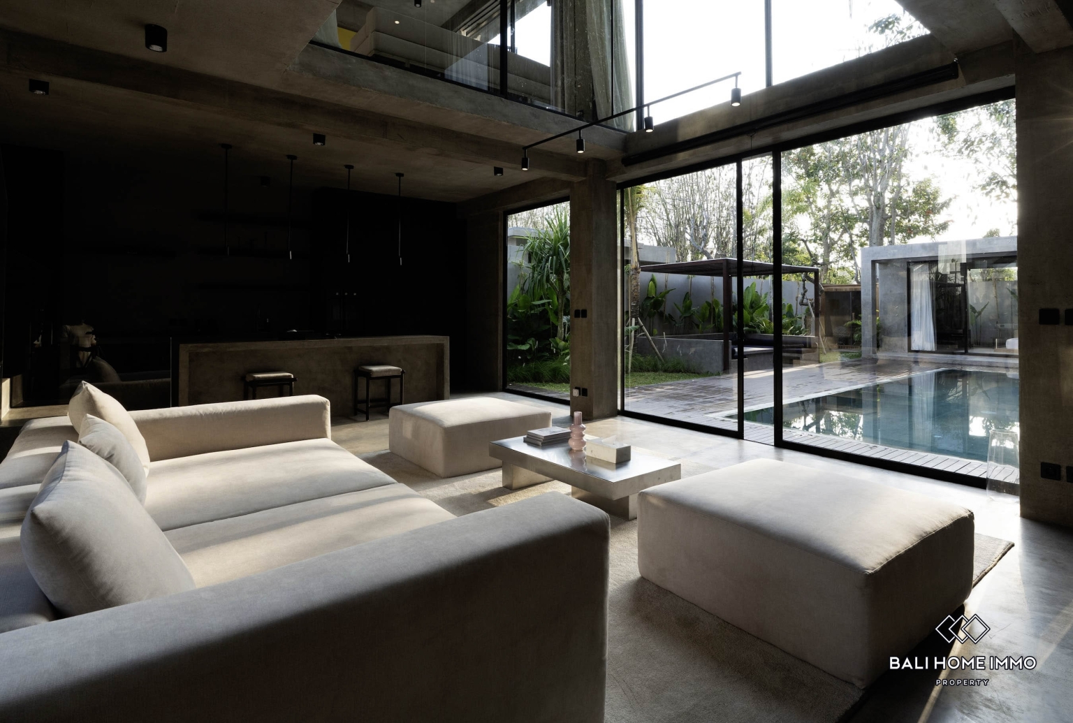 BEAUTIFUL 5 BEDROOMS VILLA FOR YEARLY & MONTHLY RENTAL IN ULUWATU - NYANG NYANG — image 3