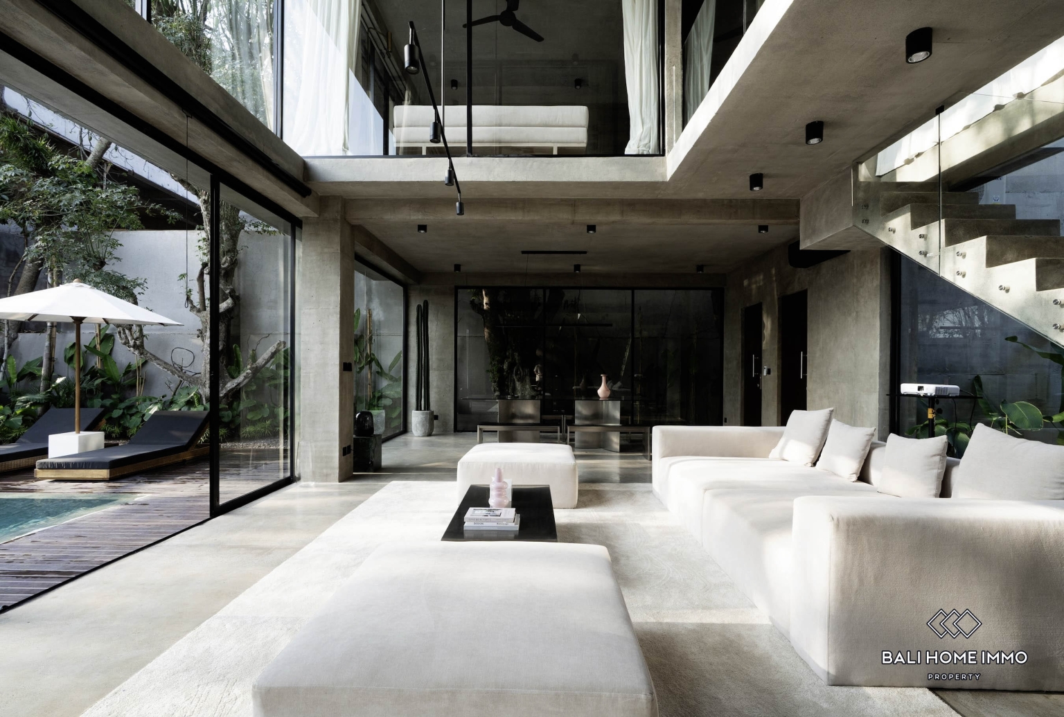 BEAUTIFUL 5 BEDROOMS VILLA FOR YEARLY & MONTHLY RENTAL IN ULUWATU - NYANG NYANG — image 4