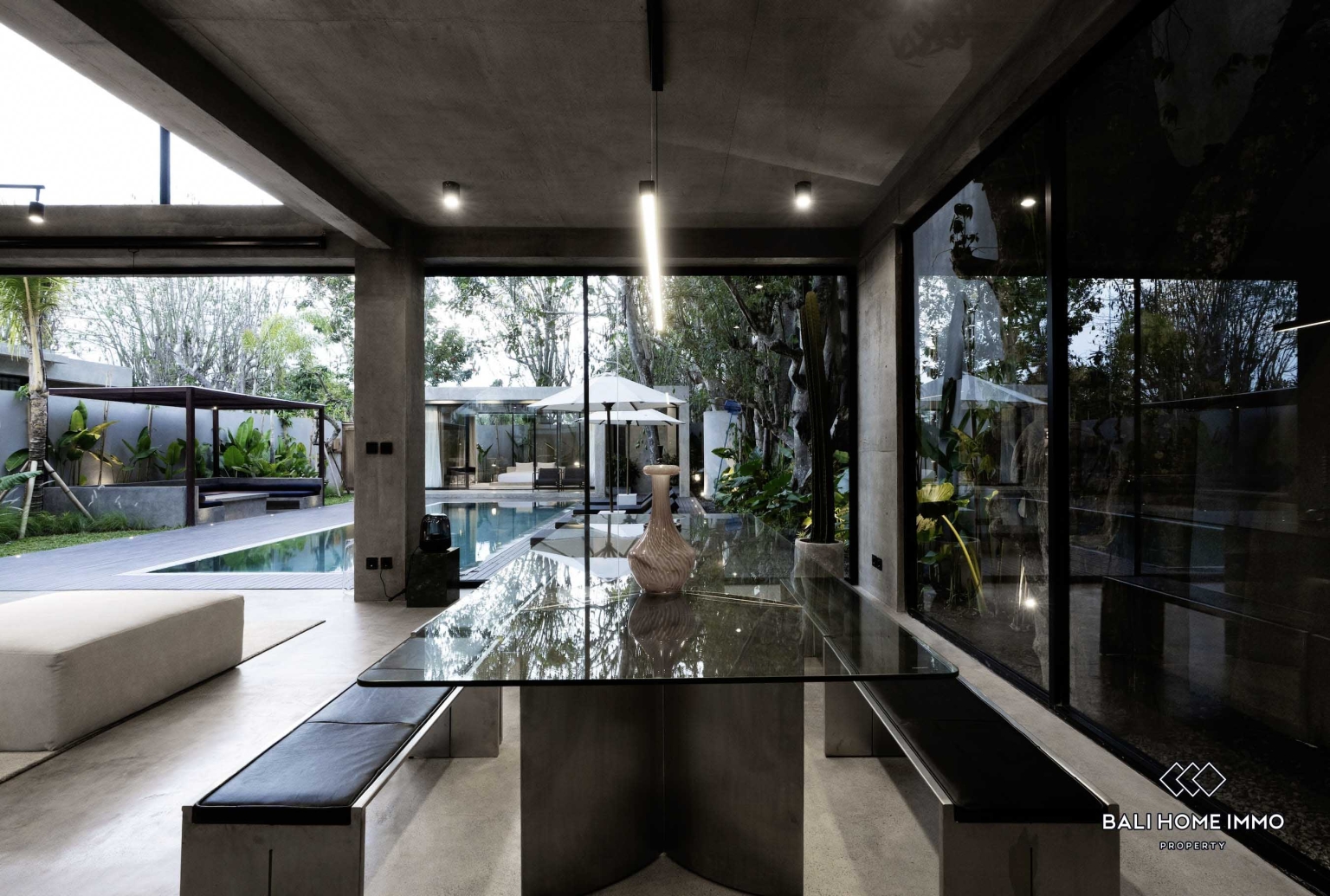 BEAUTIFUL 5 BEDROOMS VILLA FOR YEARLY & MONTHLY RENTAL IN ULUWATU - NYANG NYANG — image 7