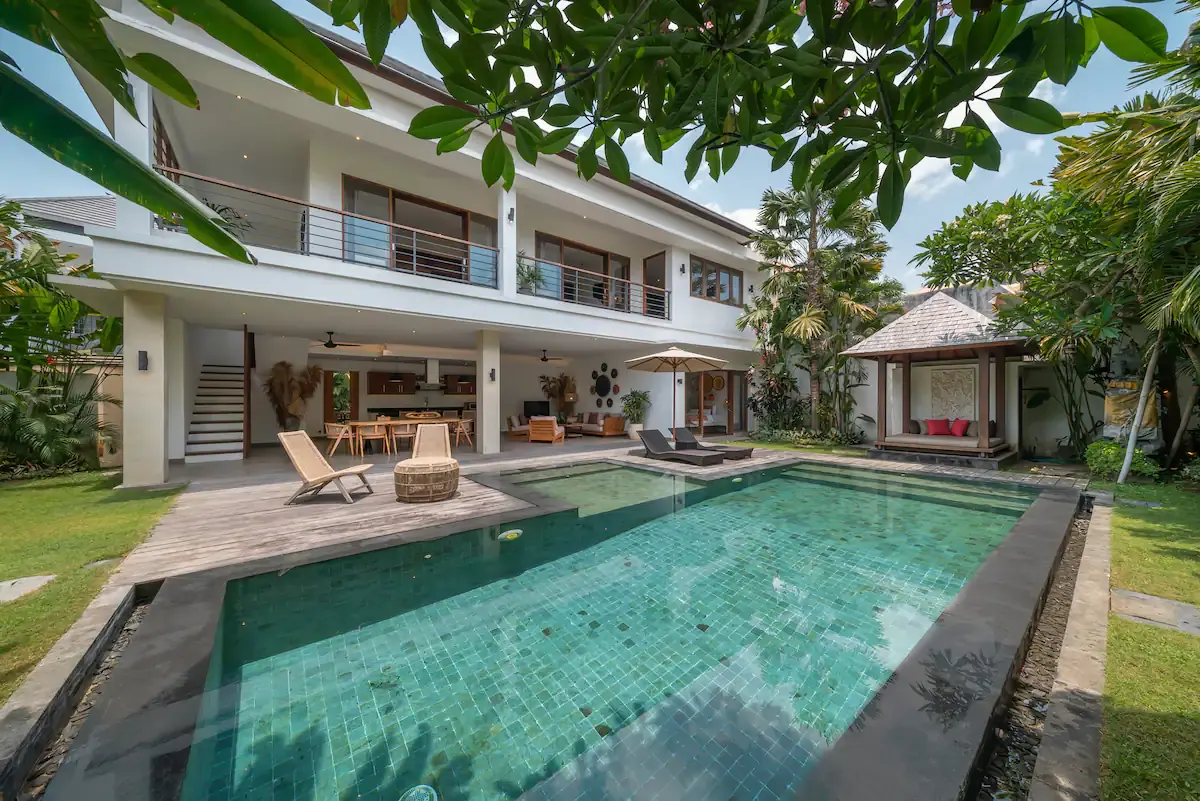 4 BR White Pool House Canggu — 4BR House Rental in Pererenan — image 1