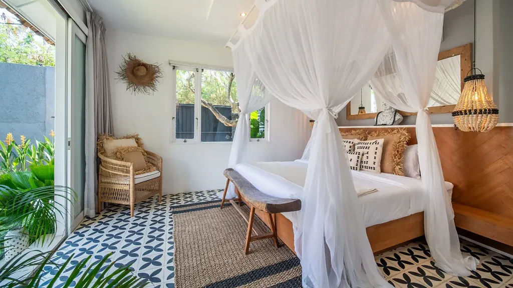 6 BR Infinity-Pool Family Villa Canggu — 6BR Villa Rental in Canggu — image 6